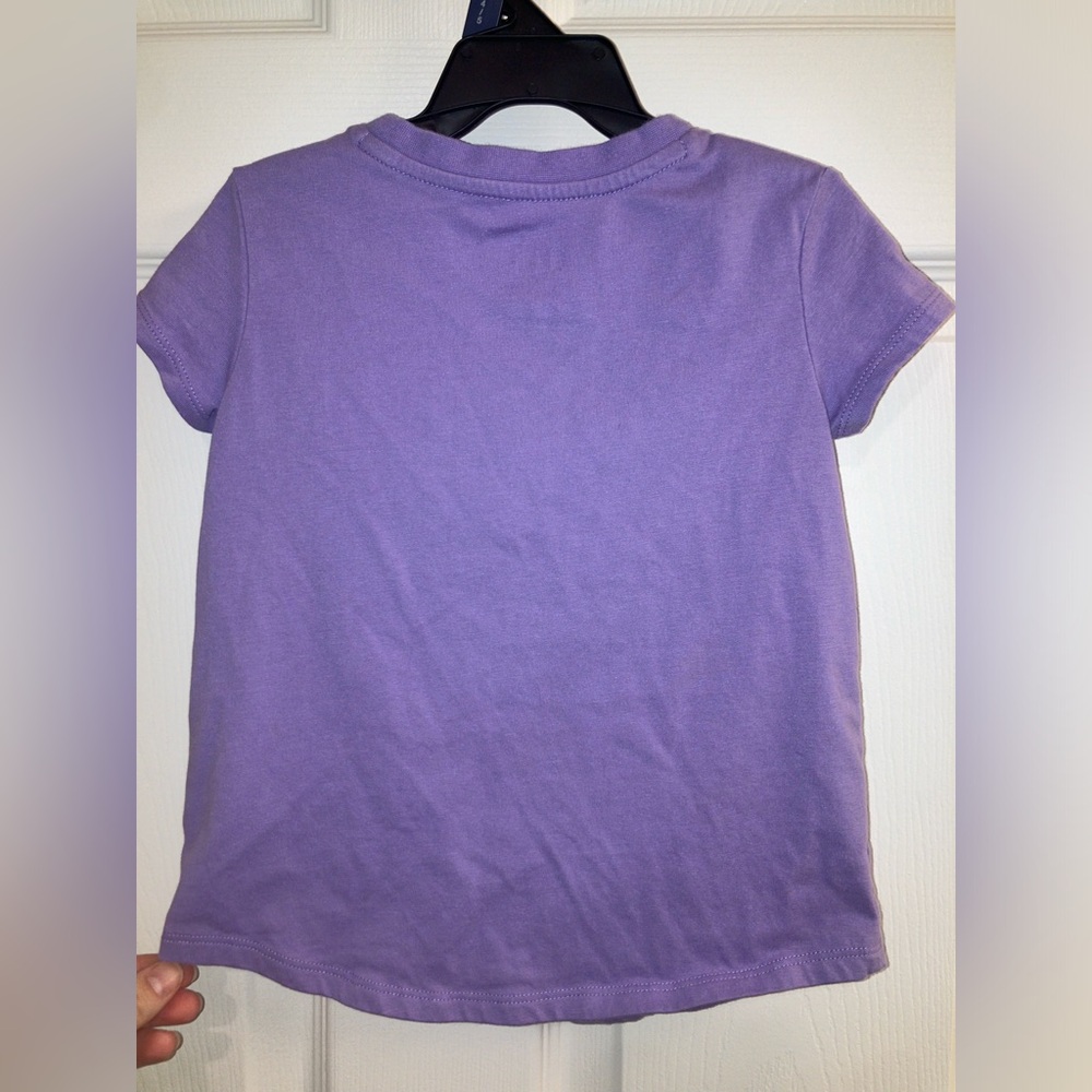 Puma T-Shirt w/ Paw Prints Logo in Purple, Size: 5T, EUC - Picture 5 of 5
